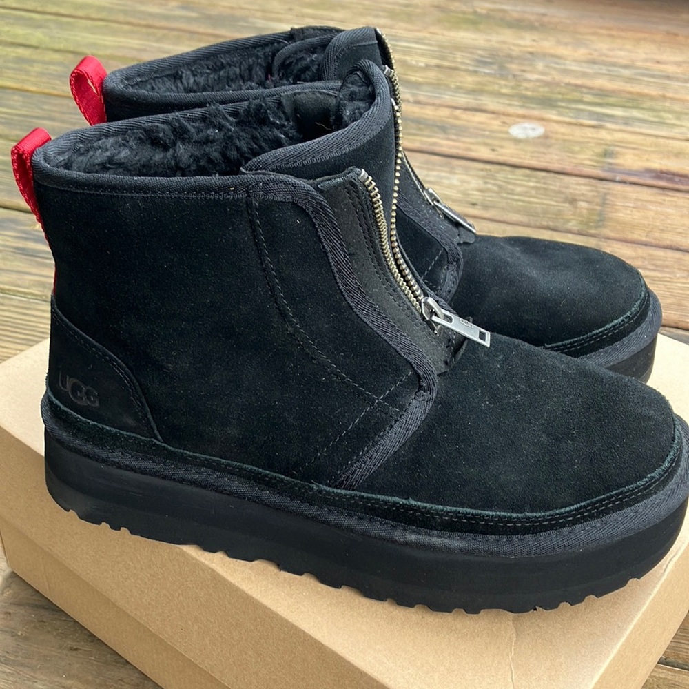 Ugg womens platform zip black